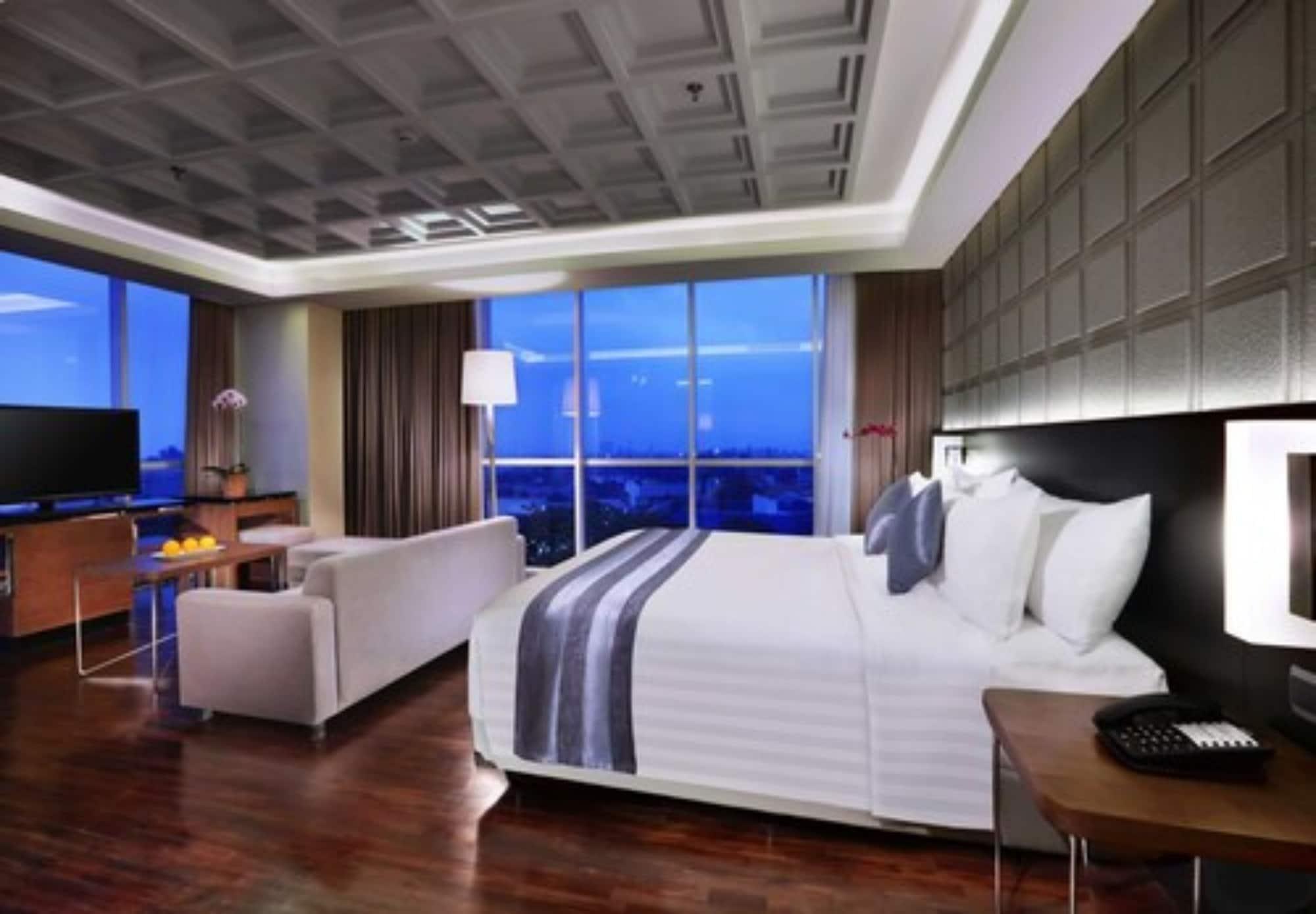 Aston Pasteur Hotel Bandung Eksteriør billede