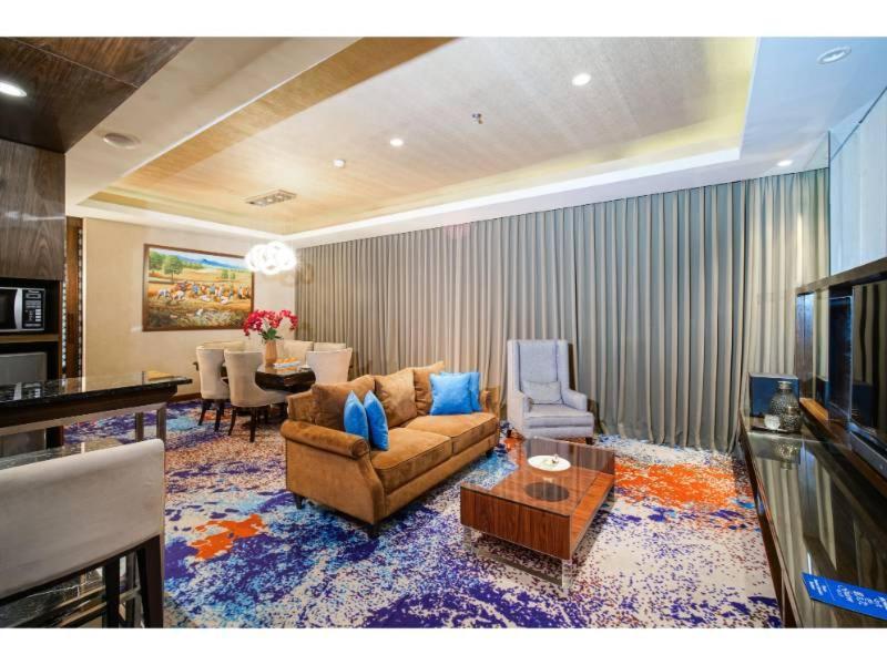 Aston Pasteur Hotel Bandung Eksteriør billede