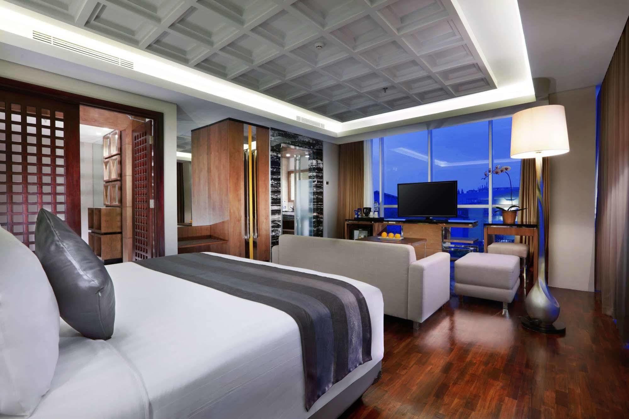 Aston Pasteur Hotel Bandung Eksteriør billede